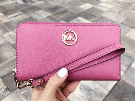 michael kors jet set travel phone wallet